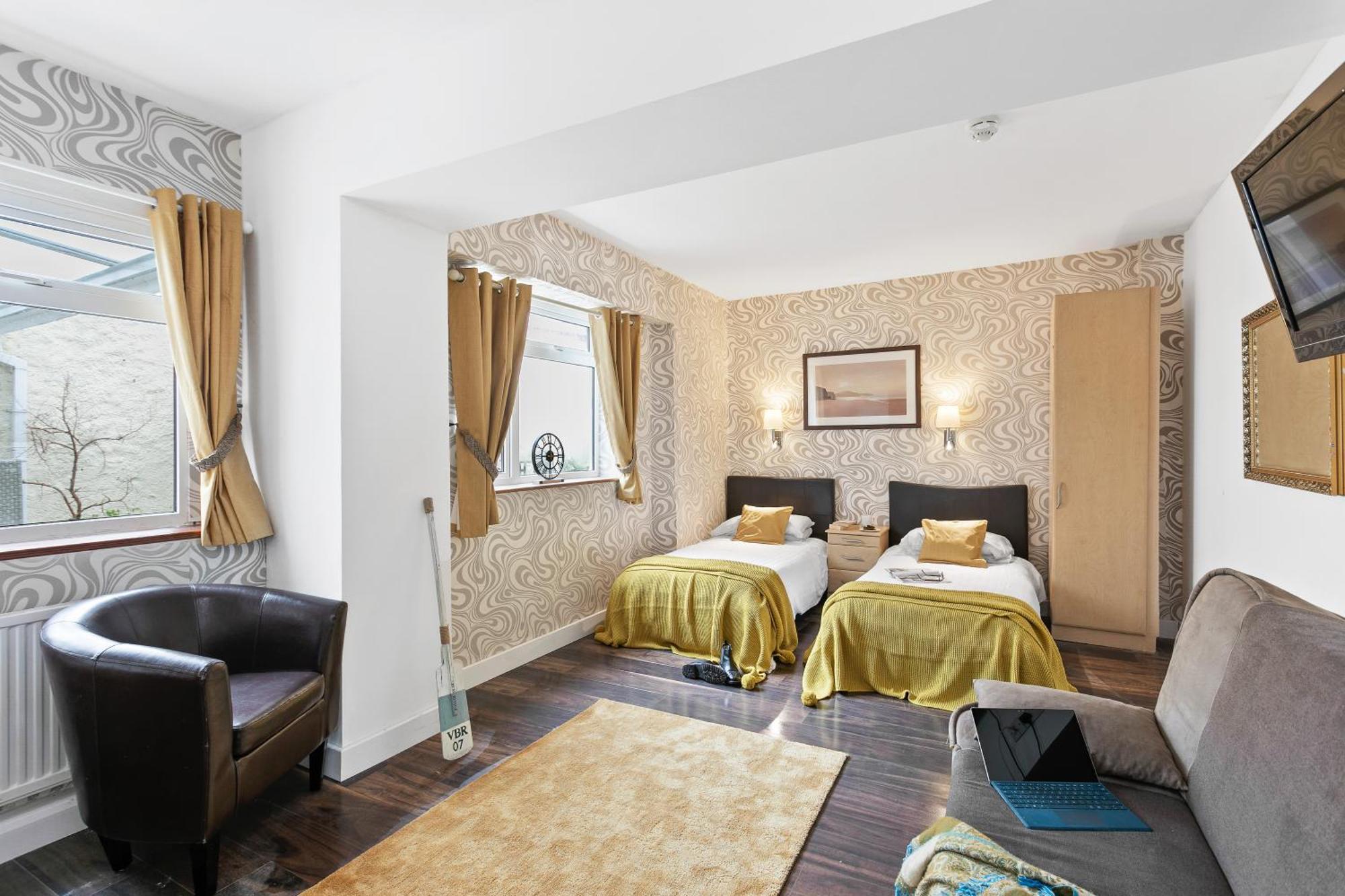 Seaways Hotel Пейнтън Екстериор снимка
