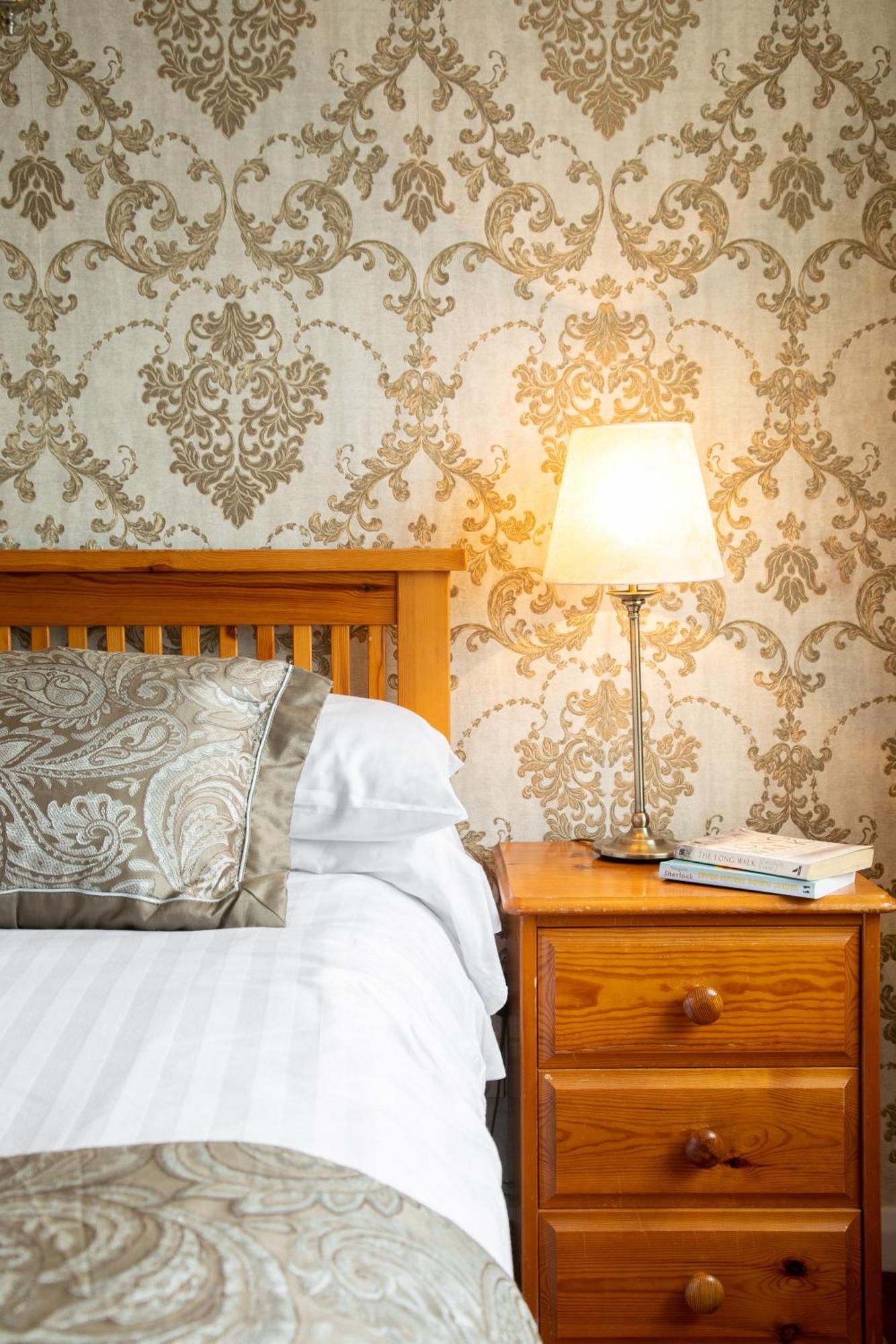 Seaways Hotel Пейнтън Екстериор снимка