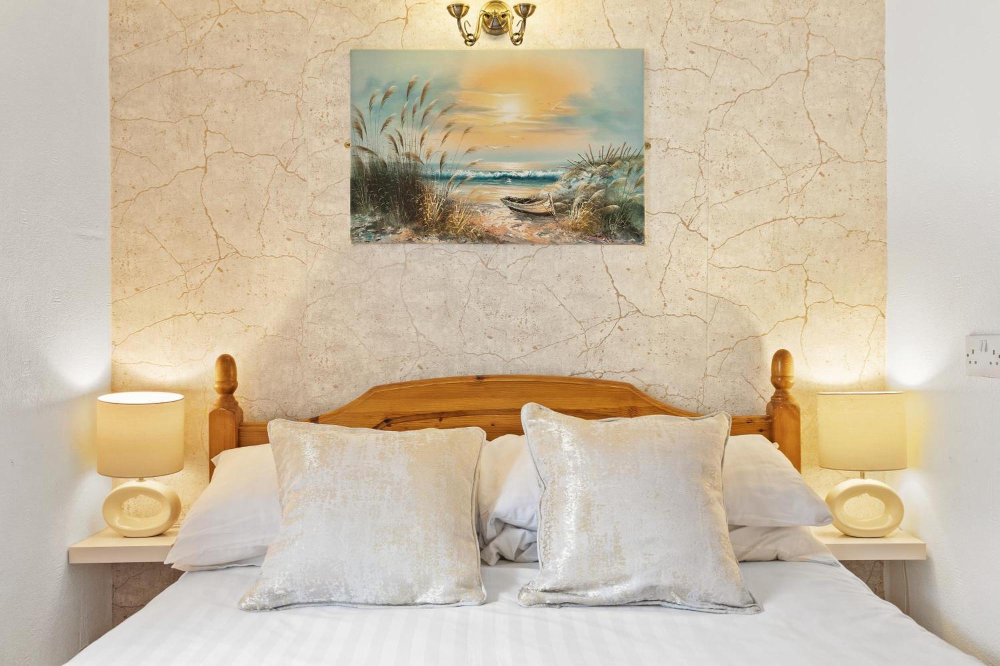 Seaways Hotel Пейнтън Екстериор снимка